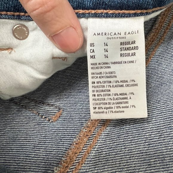 American Eagle Womens Blue Ripped Mom Jeans SIze 14 Stretch Distressed Denim - Picture 12 of 13
